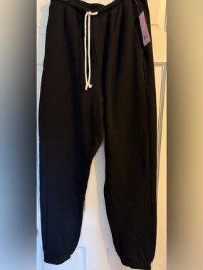 Wild Fable Women's High-Rise Slim Fit Joggers- 
Elastic Waist, 29" Inseam Small